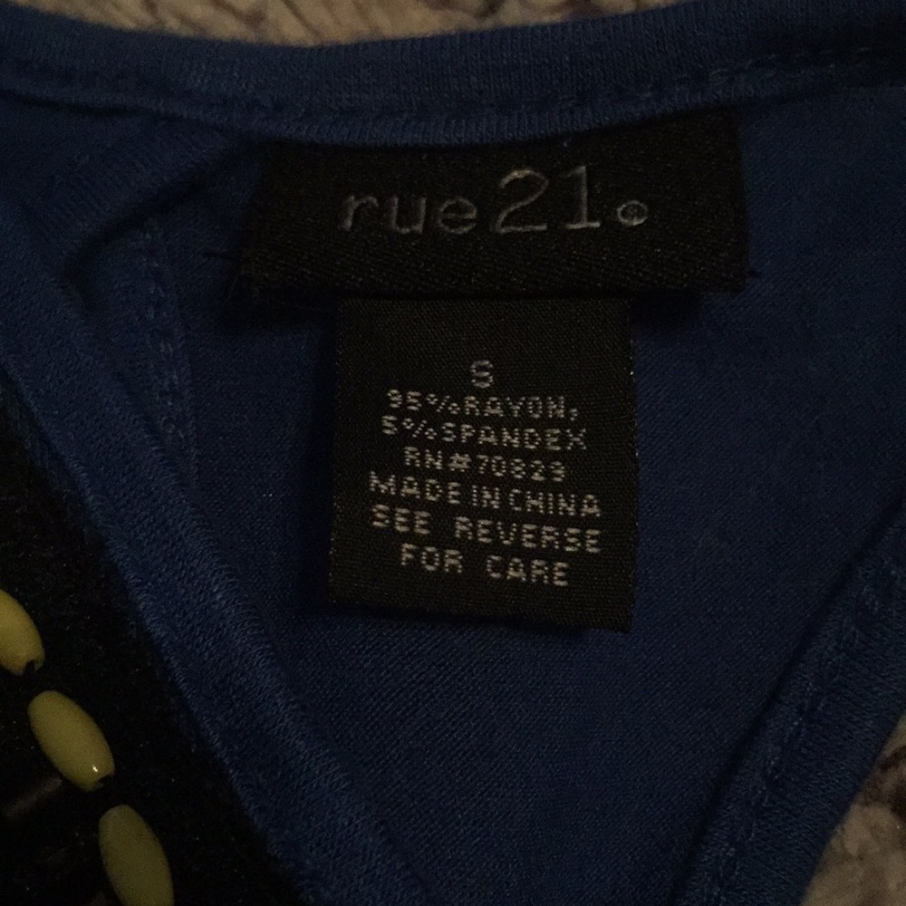 High-Low Tank Top! - Picture 4 of 4